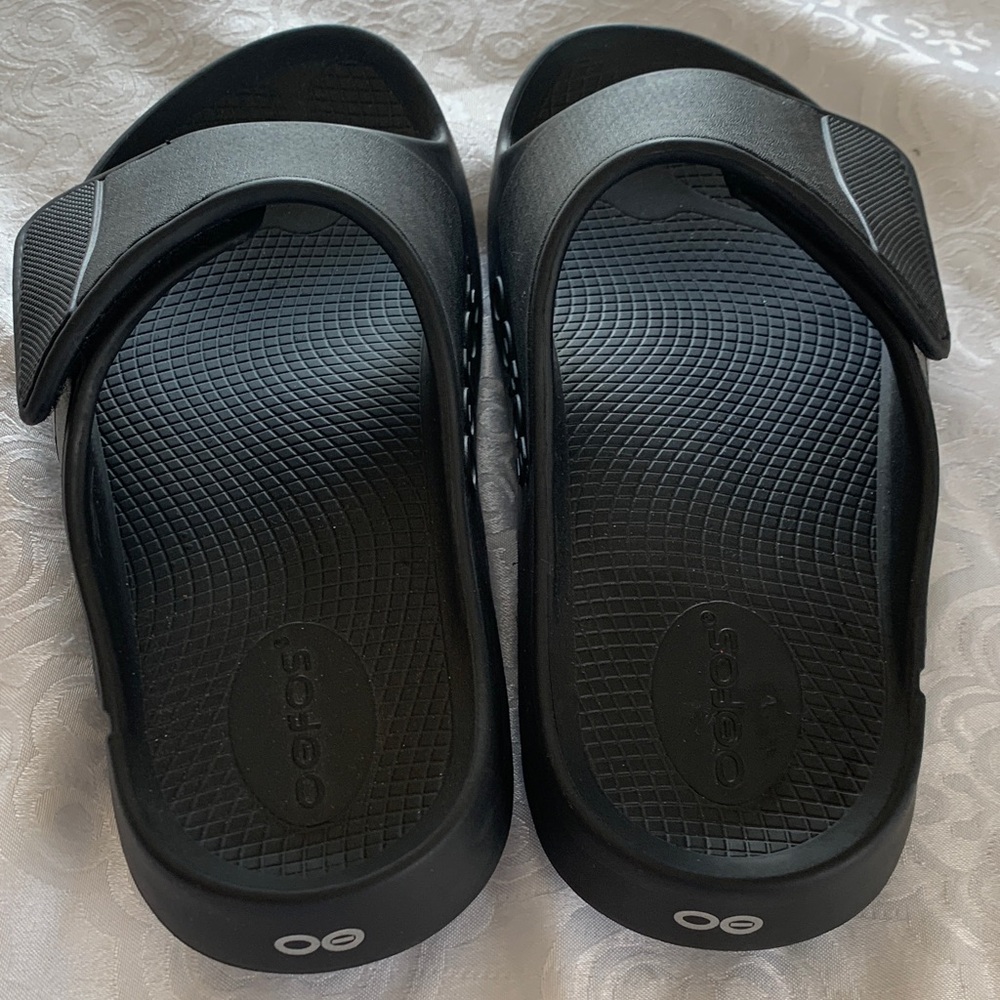 OOFOS Black Comfort Slides - Picture 12 of 13